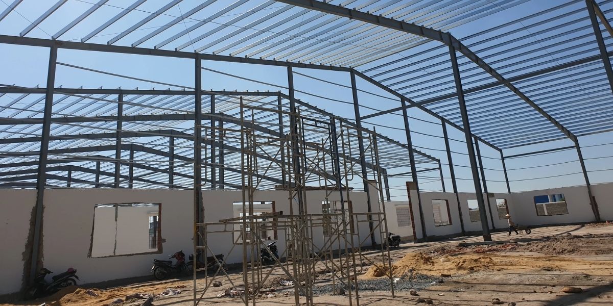 Nhà Thép Tiền Chế Cho Homestay: Giải Pháp Kiến Trúc Mới Mẻ