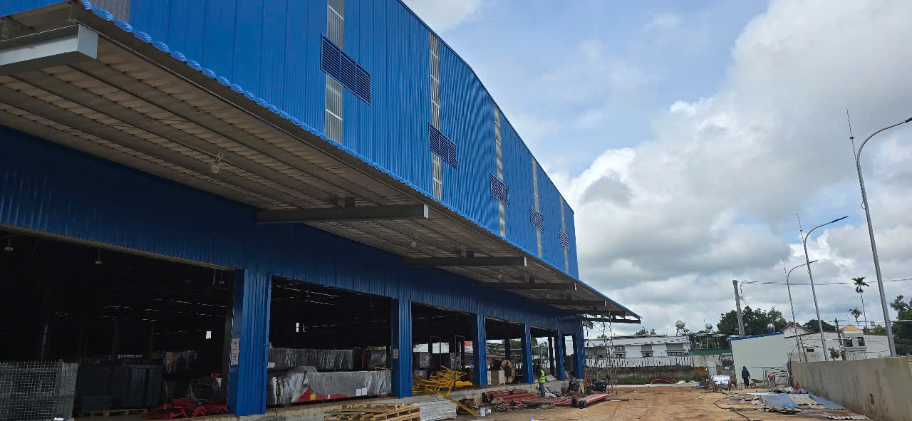 NHÀ KHO LOGISTICS GẦN ĐƯA VÀO HOÀN THIỆN