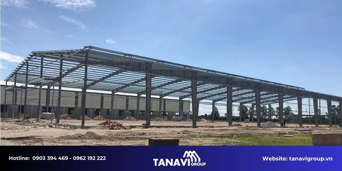  Giới thiệu về nhà kho thép tiền chế và xu hướng phát triển trong ngành logistics