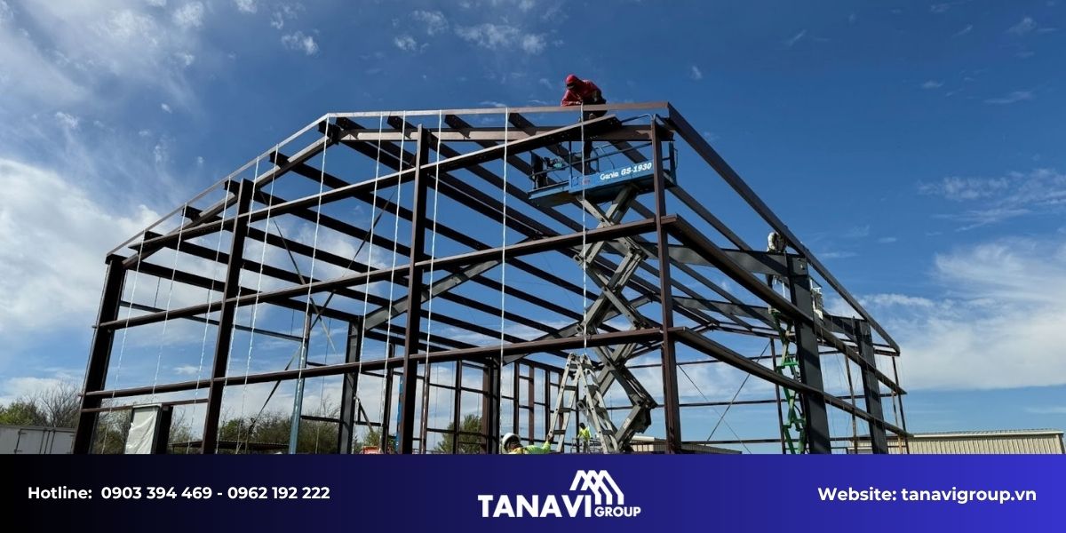 Tại sao nên chọn dịch vụ thi công nhà thép tiền chế tại Cần Thơ của Tanavi Group?