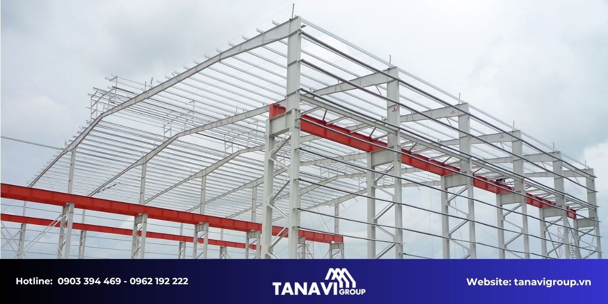 Vai trò của nhà thép tiền chế trong ngành điện công nghiệp