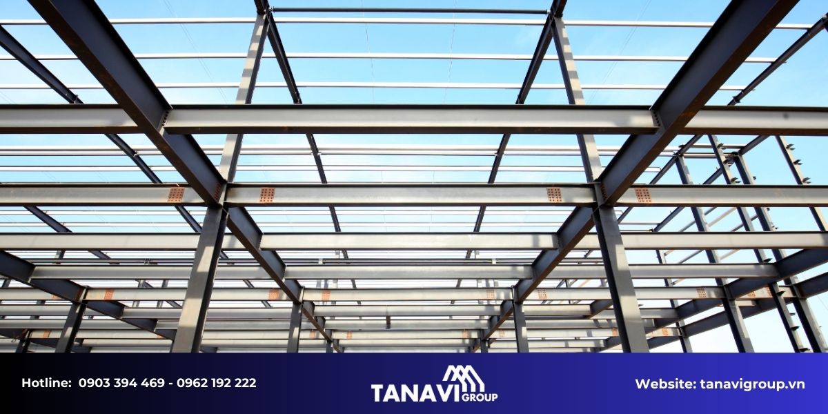 Vì sao nên chọn kết cấu thép cho xây dựng showroom và siêu thị?