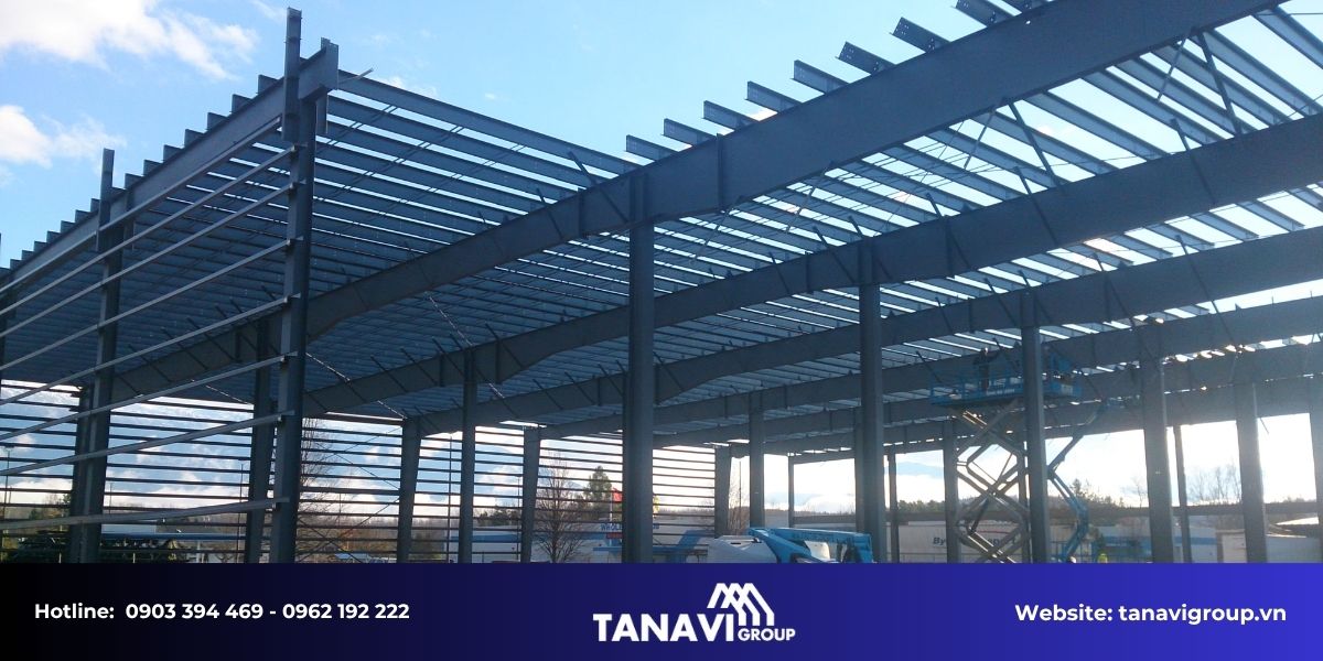 Vì sao nên chọn Tanavi Group thi công nhà thép tiền chế tại Bình Định?